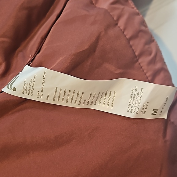 Fabletics Wander Cropped Puffer Jacket Cherry Mocha Adjustable Womens Medium - Picture 13 of 16